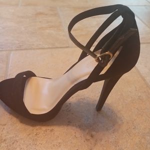 New Black Heels 👠